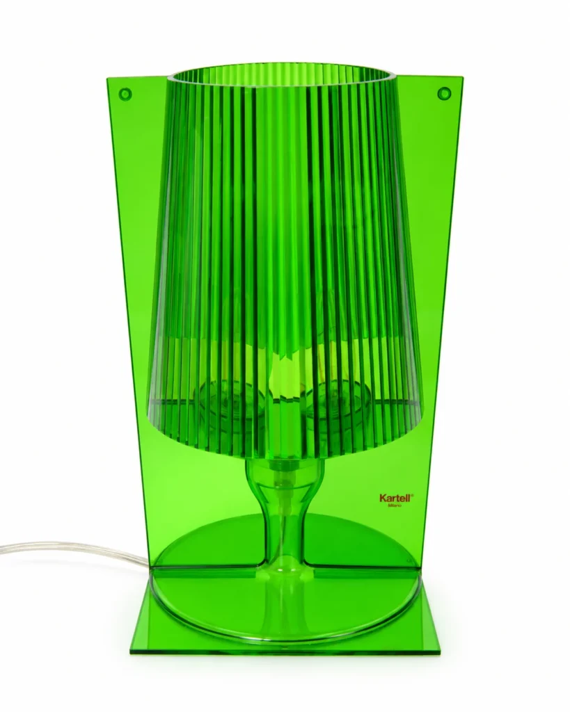 Zöld neon design lámpa fehér háttér előtt